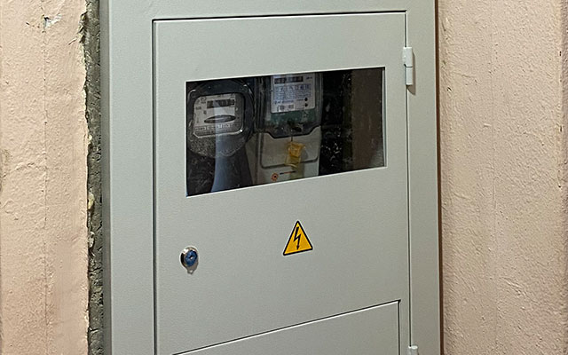 Замена накладок для электрических щитков (ЩЭ) в многоквартирном доме