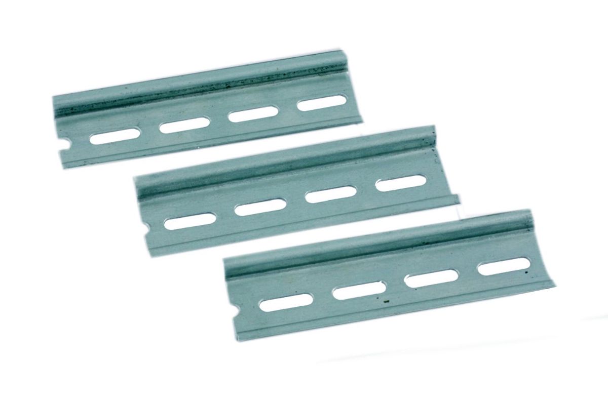 DIN-рейка оцинкованная